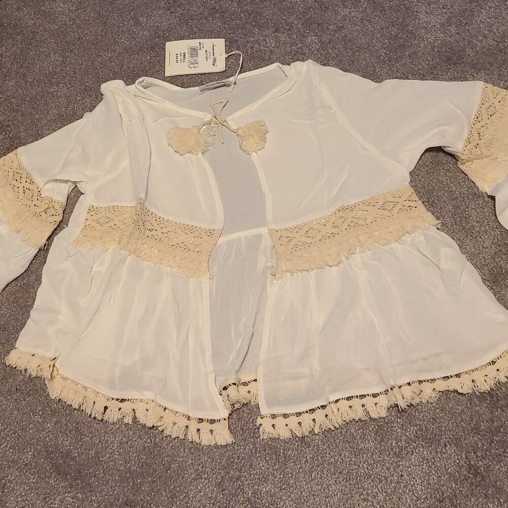 💰Make an offer, bundle and save💰 NWT American Bling Boho lace shirt